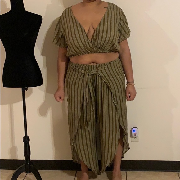 2 piece gaucho set with slits on each side - Picture 4 of 6